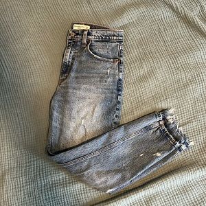 Abercrombie Mom Jean - Size 6
